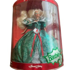 NIB Barbie Special Edition Holiday Doll 1995 Green Ballgown